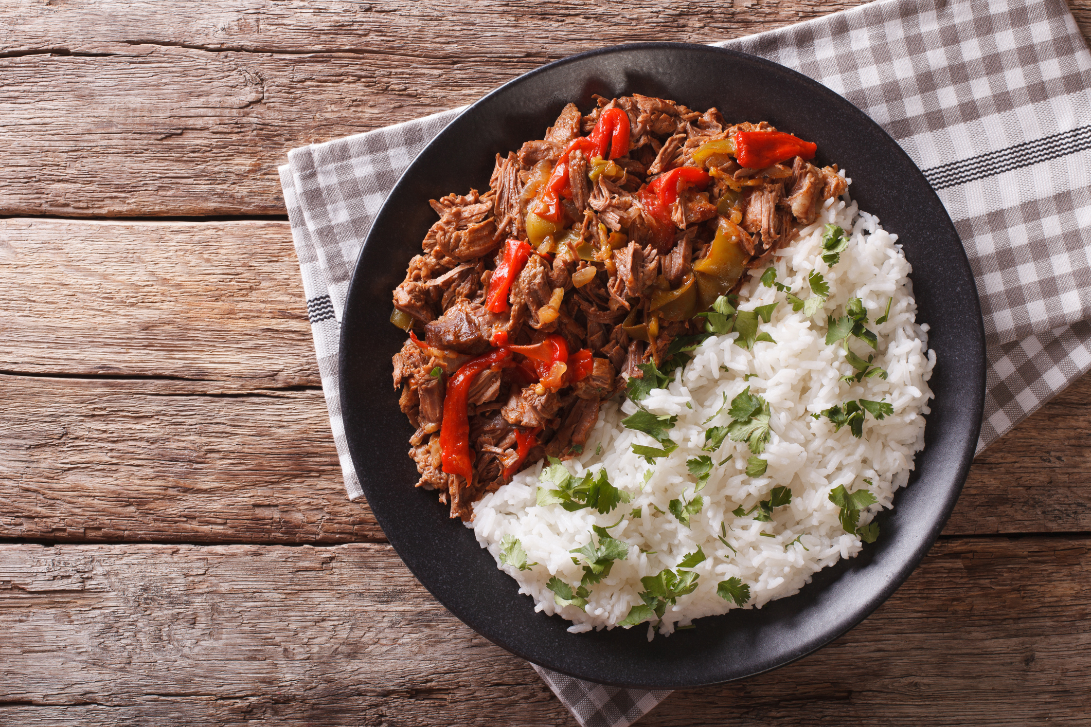 ropa-vieja-almuerzo-típico-Panamá