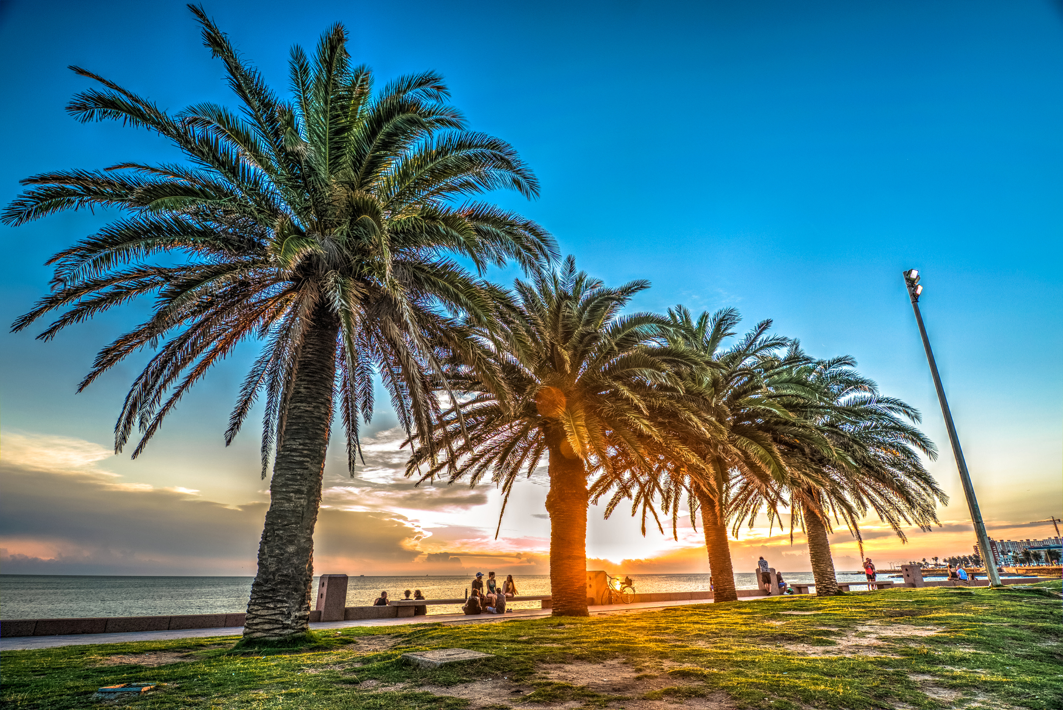 Playa-Ramirez-Uruguay-Motevideo-atardecer