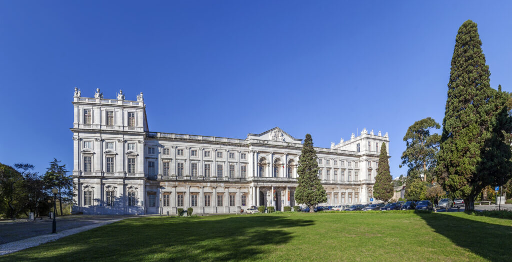 Palacio-de-Ajuda-casa-real-Lisboa-Portugal-museo-arte-tesoro-real